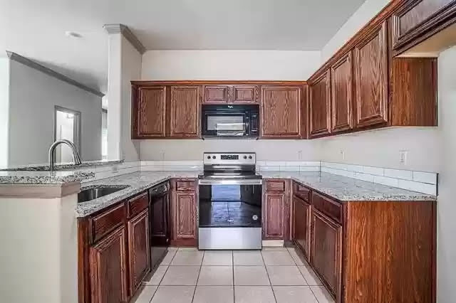 2361 Homewood Ln - Photo 6 of 11