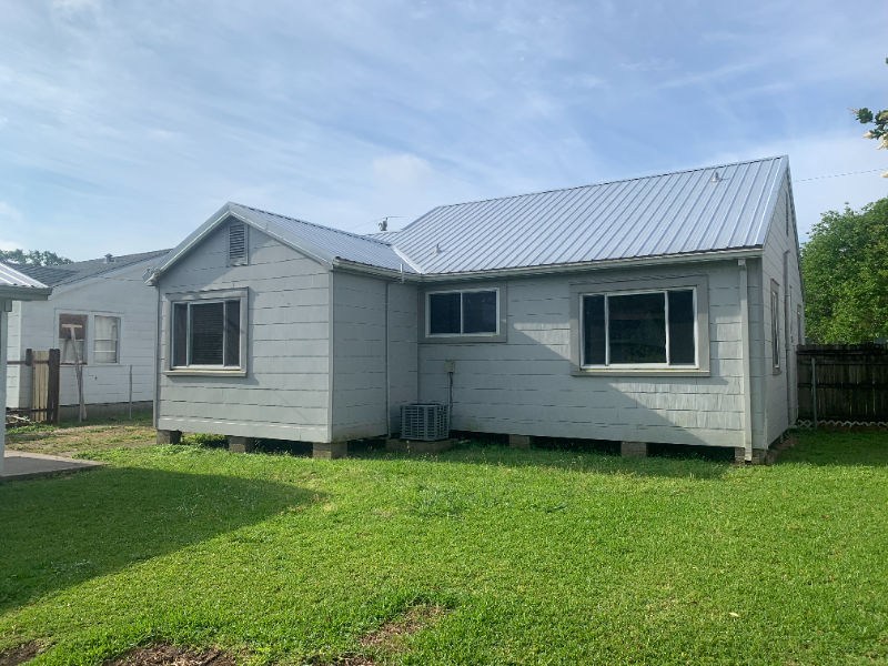 205 Washington Ave - Photo 2 of 3
