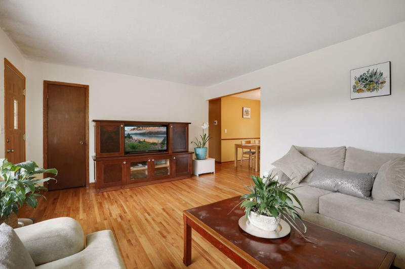 656 17th Ave Nw - Photo 5 of 41