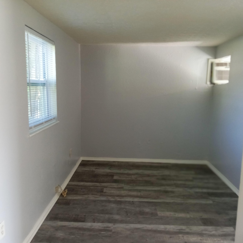 5140 70th St N #3 - Photo 4 of 5