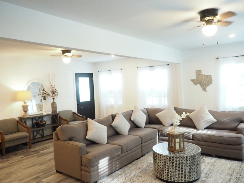 729 Kyle St - Photo 5 of 42