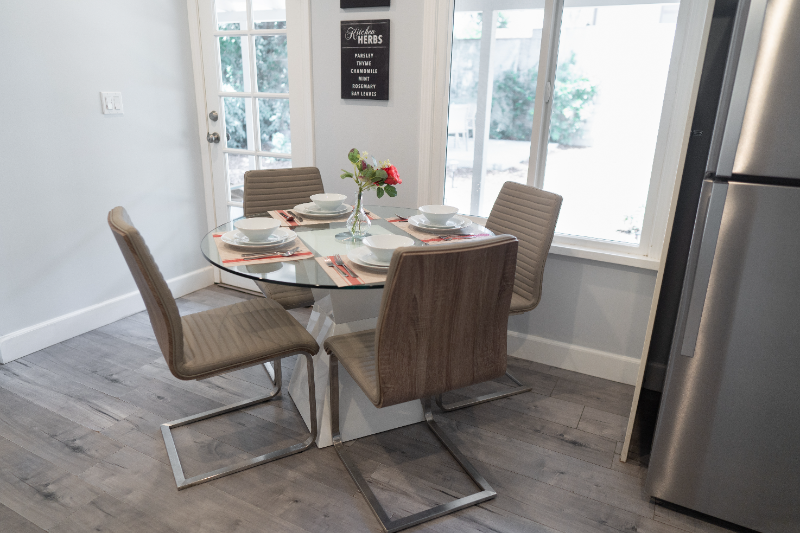 1058 Allen Ave - Photo 3 of 46