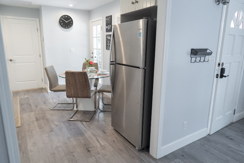 1058 Allen Ave - Photo 5 of 46