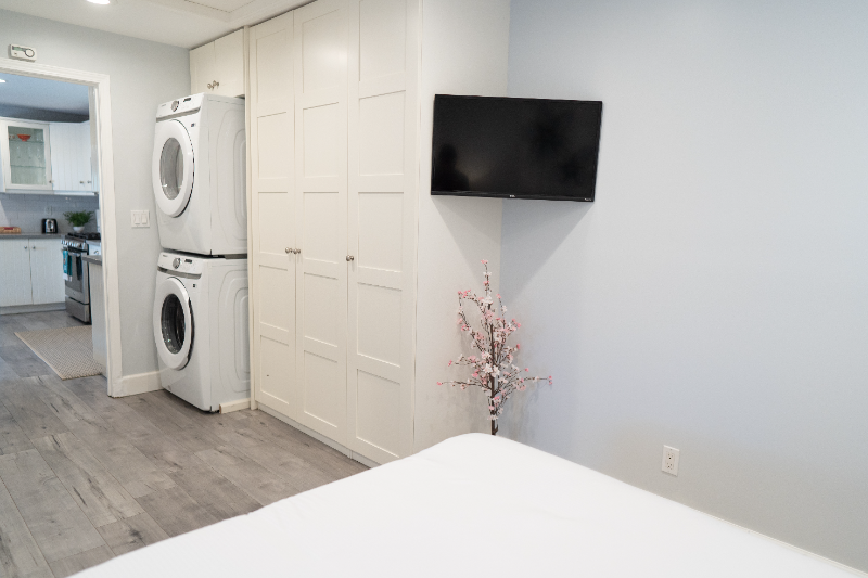 1058 Allen Ave - Photo 7 of 46