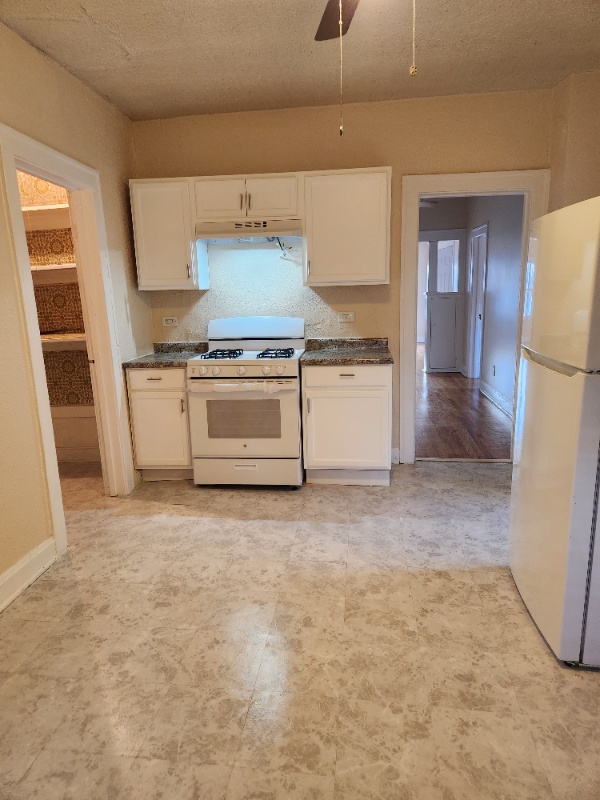 9631 S Avenue M #1 - Photo 6 of 9