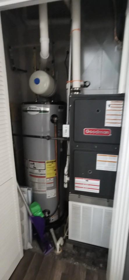 844 Oak St #1 - Photo 5 of 14