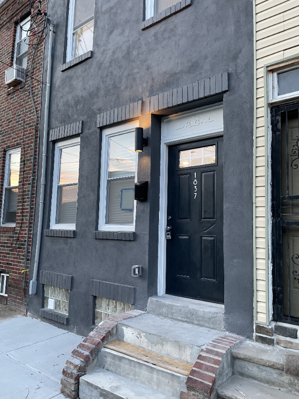 1837 E Sergeant St - Photo 2 of 19