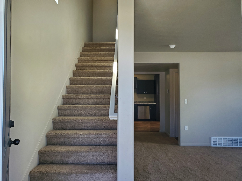 196 Aparicio Dr - Photo 4 of 27