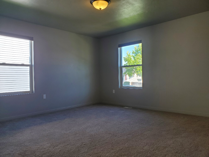 196 Aparicio Dr - Photo 5 of 27