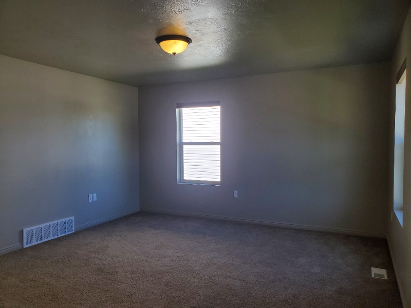 196 Aparicio Dr - Photo 6 of 27