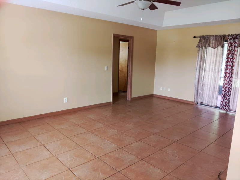 1007 Matterhorn St - Photo 4 of 12