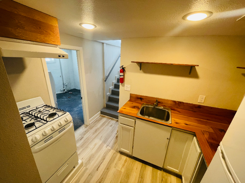 7434 Se Duke St #B - Photo 2 of 10