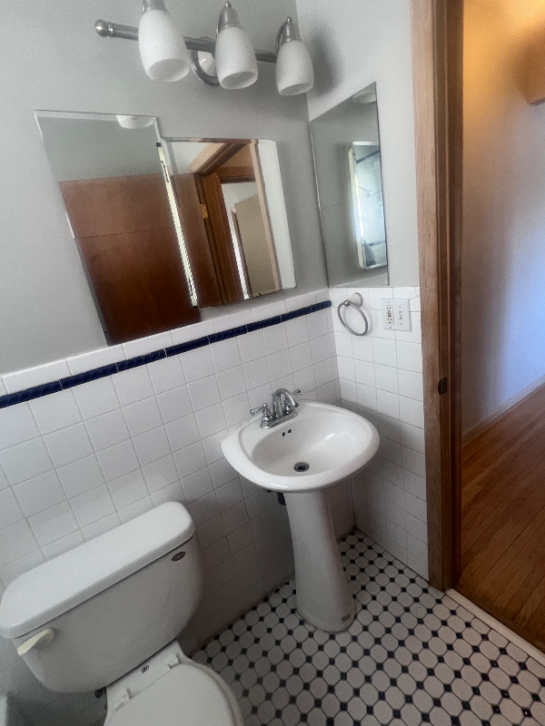 149 Morton St E - Photo 7 of 8