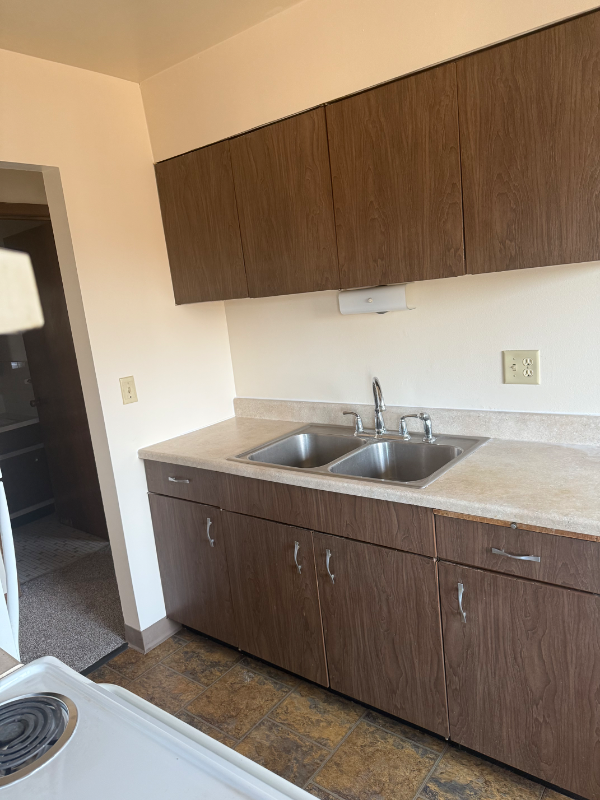 729 Oakdale Ave - Photo 2 of 13