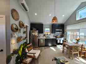 880 35th St #B - Photo 1 of 1