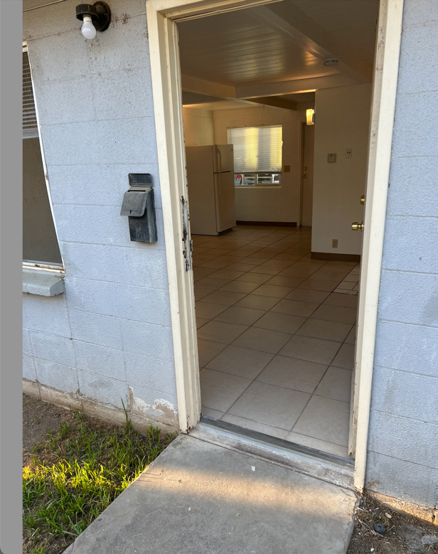 929 S Thorne Ave - Photo 5 of 27