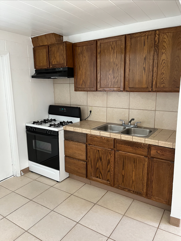 929 S Thorne Ave - Photo 6 of 27