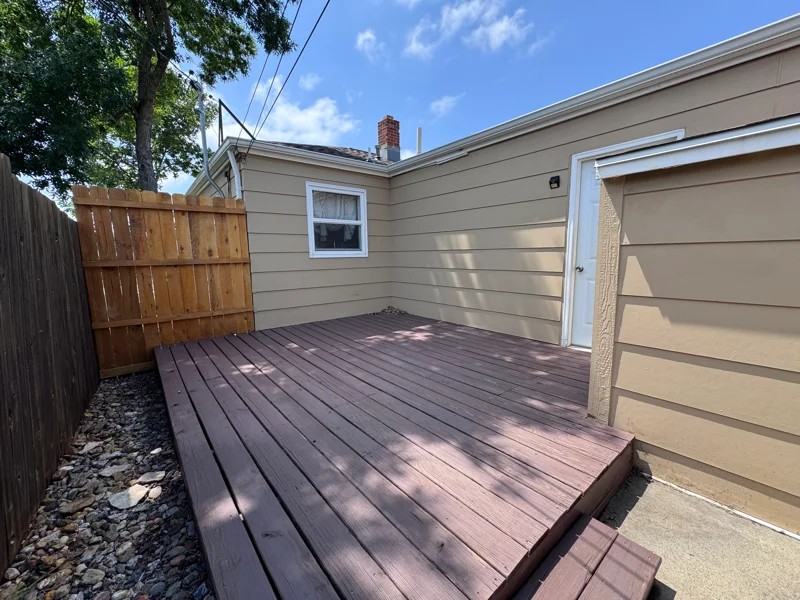 240 Saint Andrew St - Photo 3 of 13
