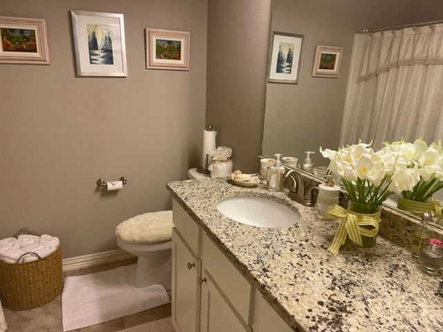 1635 S Sag Harbor Ave - Photo 3 of 6