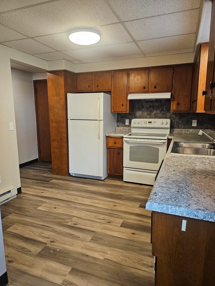 408 2nd Ave Nw #4 - Photo 4 of 14