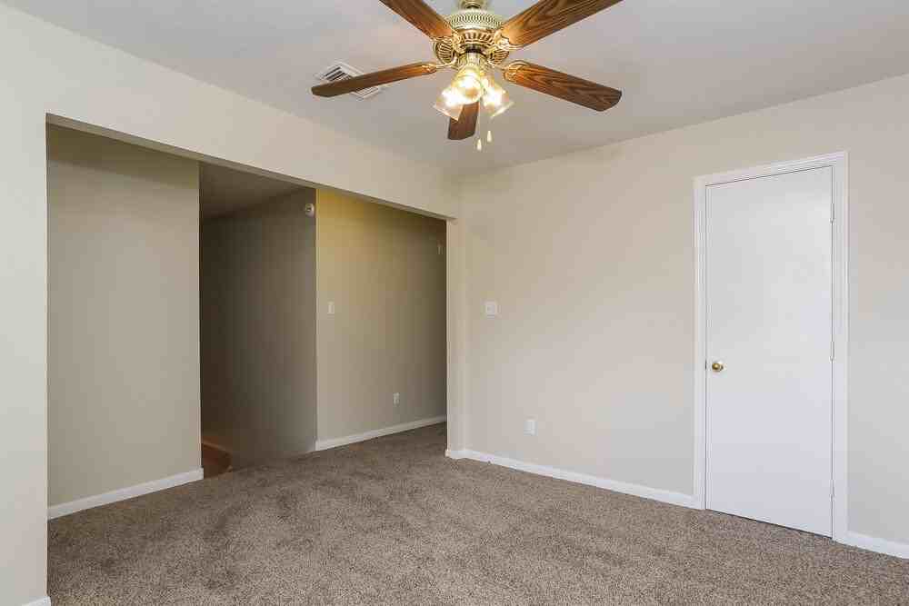 8002 Scarlet Tanager Dr - Photo 2 of 15