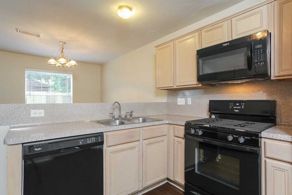8002 Scarlet Tanager Dr - Photo 4 of 15