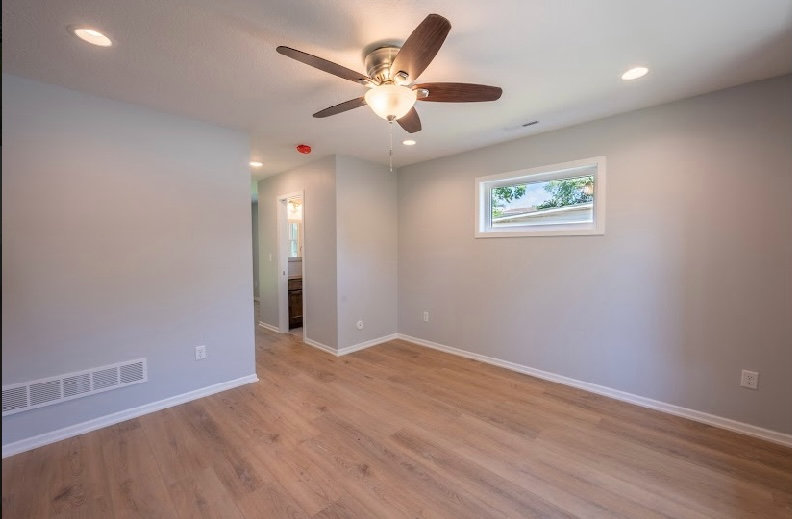 619 4th Ave Se - Photo 2 of 10