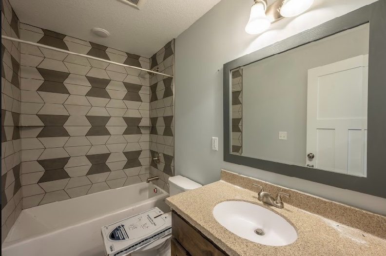 619 4th Ave Se - Photo 7 of 10