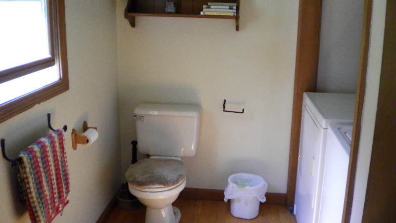 936 Russell Rd - Photo 6 of 9