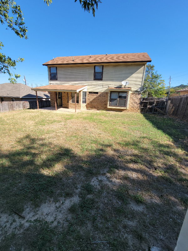 704 Atkinson Ave - Photo 2 of 18