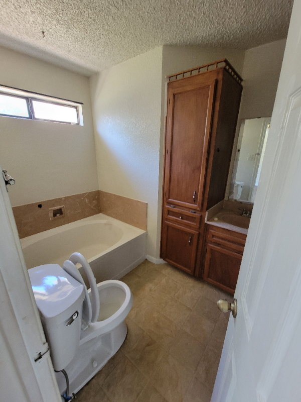 704 Atkinson Ave - Photo 5 of 18