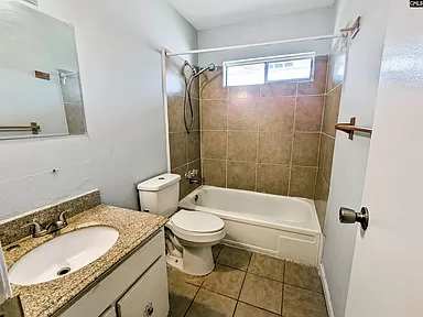 1217 Grove Park Ln - Photo 4 of 5