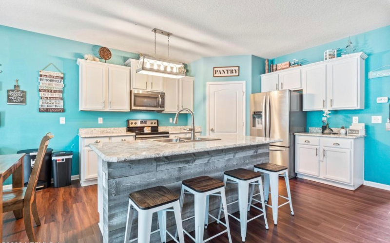 95062 Cheswick Oaks Dr #D - Photo 3 of 19