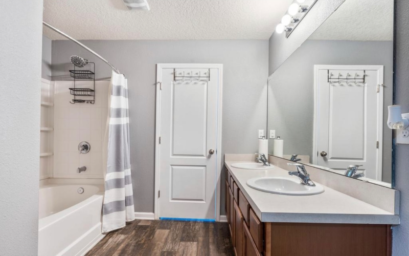 95062 Cheswick Oaks Dr #D - Photo 7 of 19