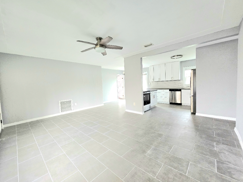 5301 17th St N - Photo 2 of 12