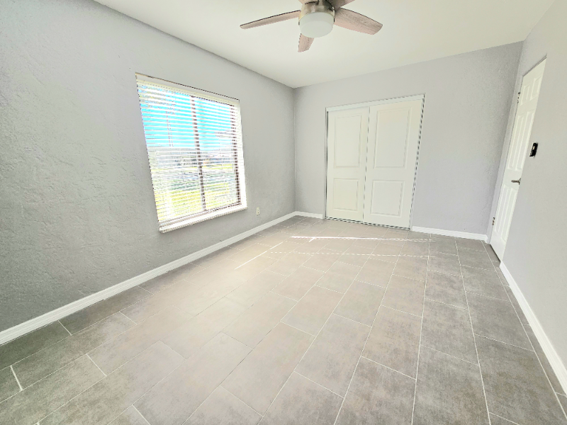 5301 17th St N - Photo 6 of 12