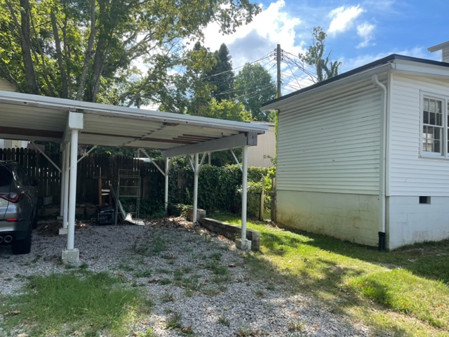 1004 W 7th St - Photo 4 of 19