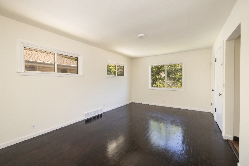 5823 N 65th St - Photo 3 of 9