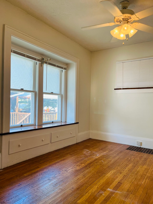 543 Otterbein Ave - Photo 6 of 19