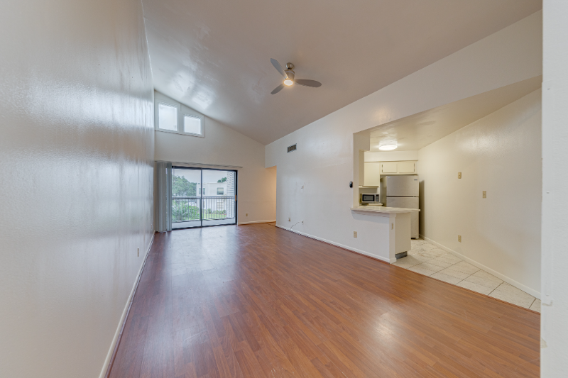 4004 Atrium Dr - Photo 3 of 20