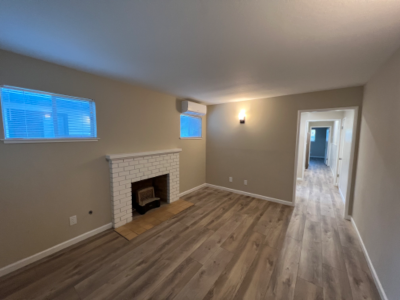 1373 Columbia St - Photo 2 of 12