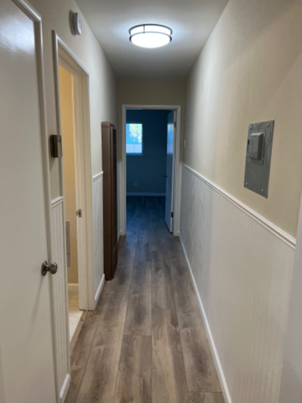 1373 Columbia St - Photo 6 of 12