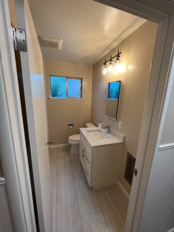 1373 Columbia St - Photo 7 of 12