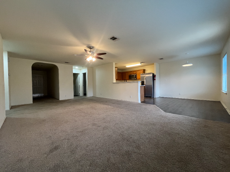 162 Challenger - Photo 4 of 29