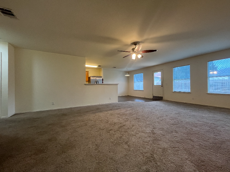 162 Challenger - Photo 5 of 29