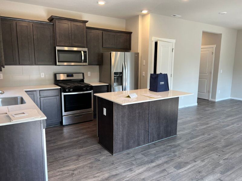 1126 Sw Sedge St - Photo 7 of 29