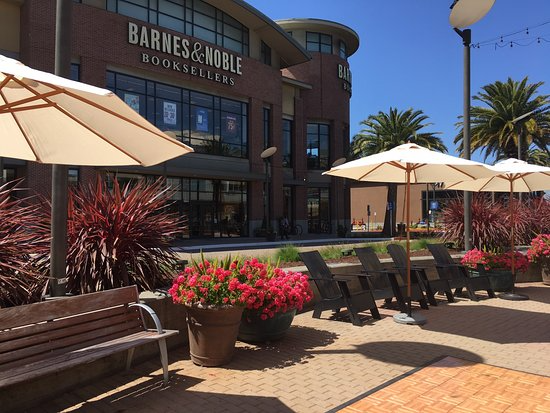 990 55th St #4 - Photo 6 of 7