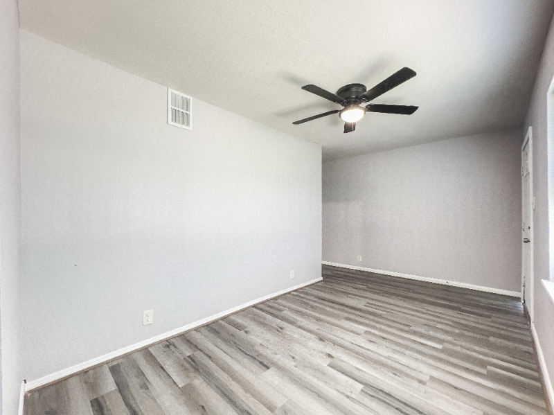 1207 Milam St - Photo 7 of 24