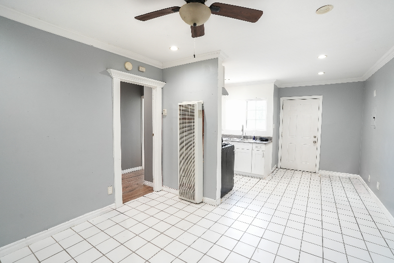 1408 W 55th St #1-2 - Photo 5 of 13