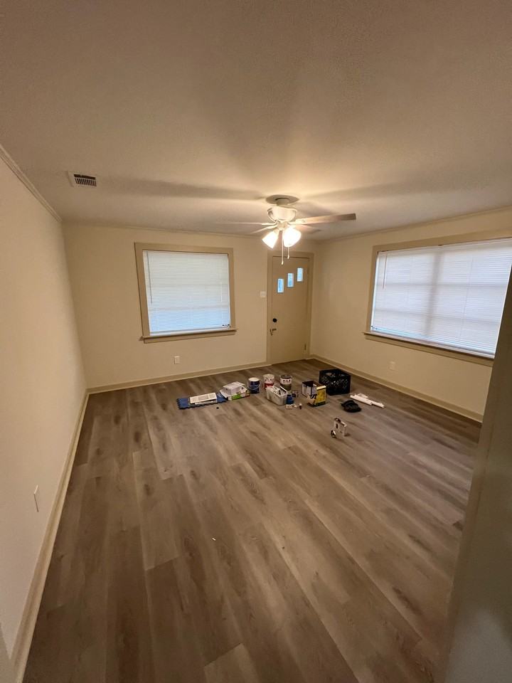 1885 Staples Rd - Photo 2 of 14